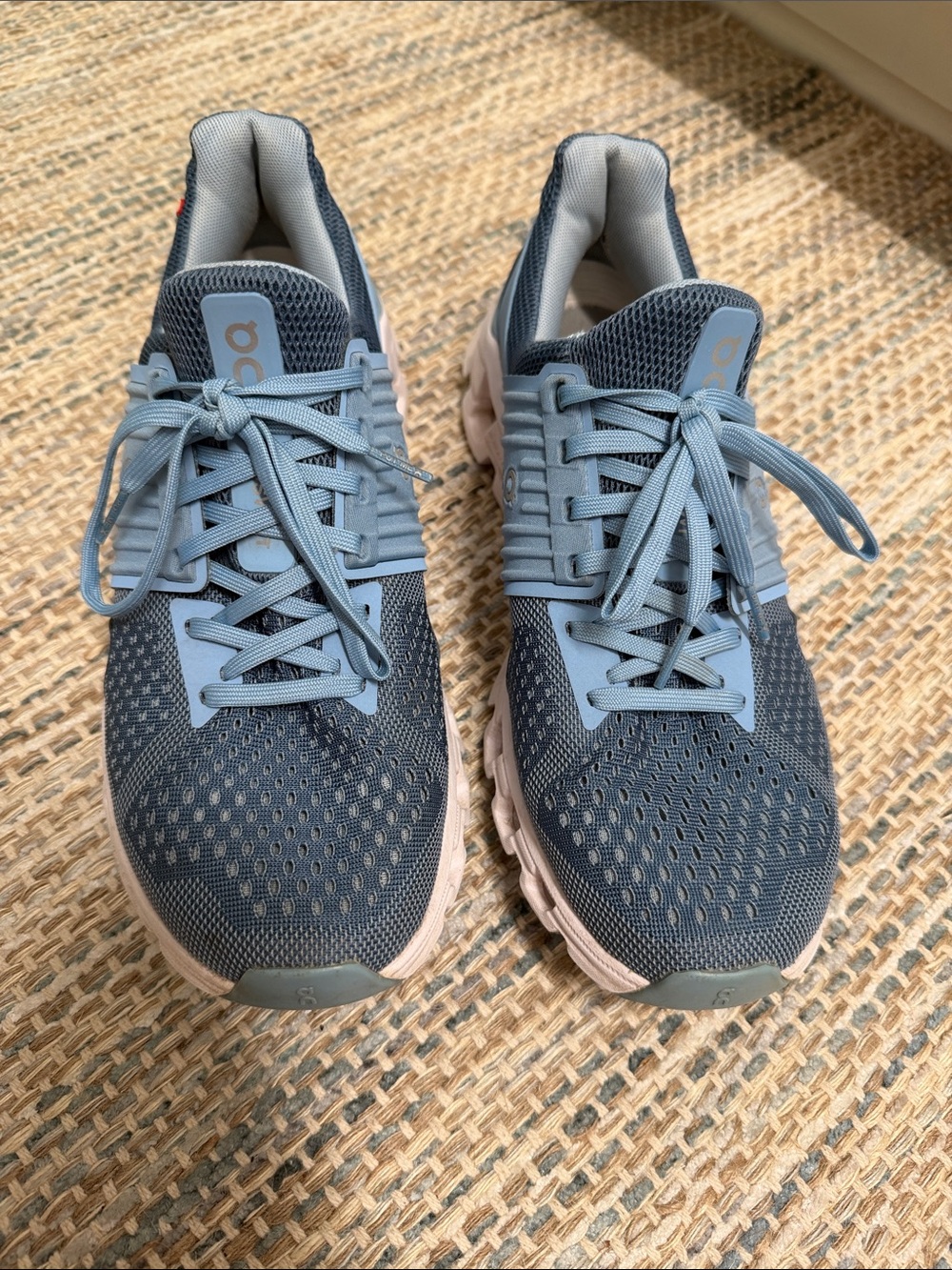 On Cloudswift Running Shoes - Picture 3 of 11